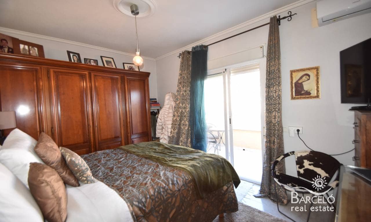 2 bedroom Villa for sale in Dona Pepa with pool garage - € 250,000 (Ref: 9739294)