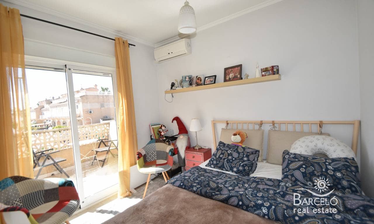 2 bedroom Villa for sale in Dona Pepa with pool garage - € 250,000 (Ref: 9739294)