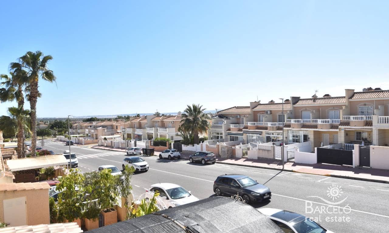 2 bedroom Villa for sale in Dona Pepa with pool garage - € 250,000 (Ref: 9739294)