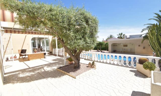 4 sypialnia Willa na sprzedaż w Ciudad Quesada, Rojales z basenem garażem - 549 950 € (Ref: 9821228)
