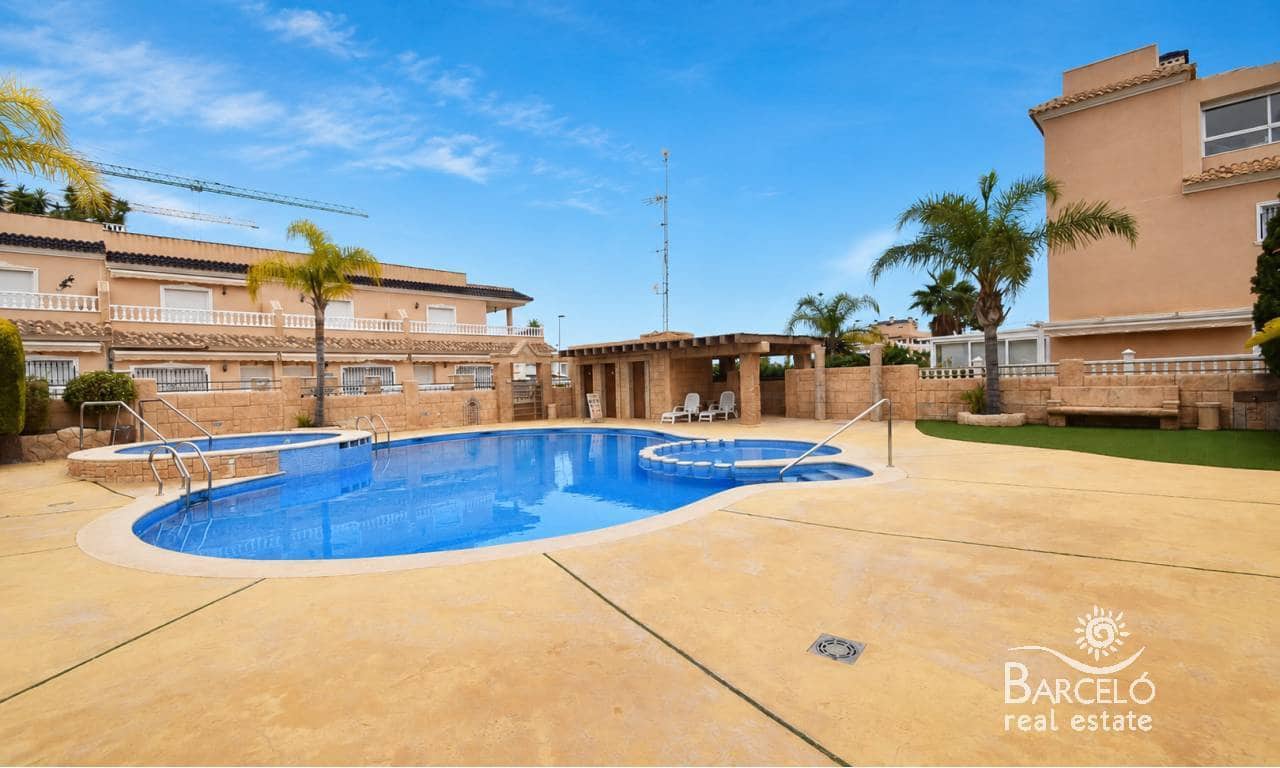 2 slaapkamer Huis te koop in Villamartin met zwembad garage - € 199.950 (Ref: 9867897)