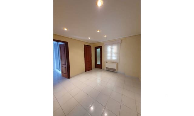 3 bedroom Apartment for sale in Centro, Elche / Elx - € 93,000 (Ref: 9965739)
