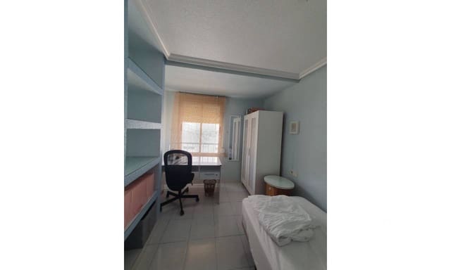 3 bedroom Apartment for sale in Centro, Elche / Elx - € 93,000 (Ref: 9965739)