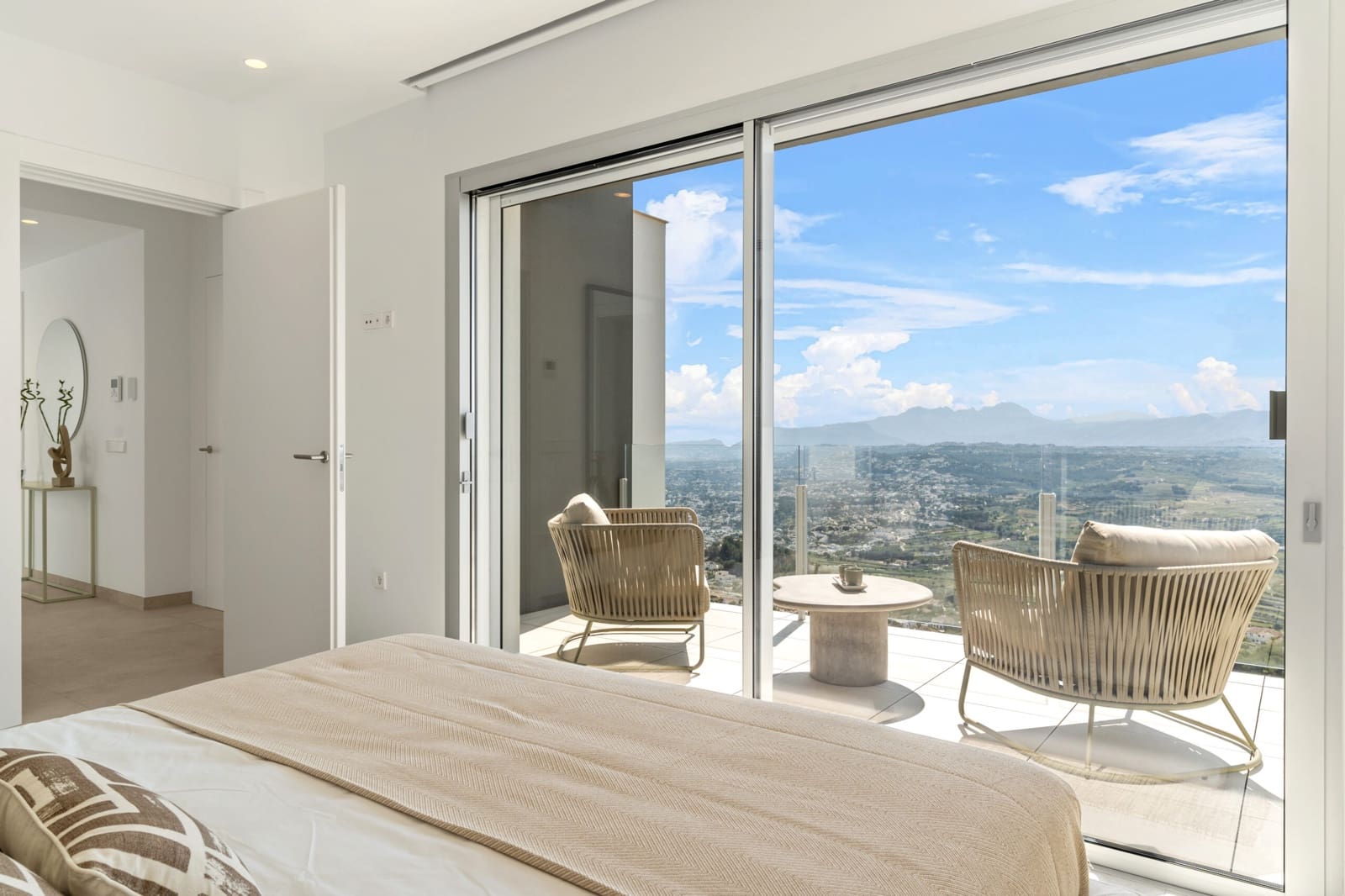 Villa for sale in Cumbre del Sol - € 1,591,000 (Ref: 9251798)