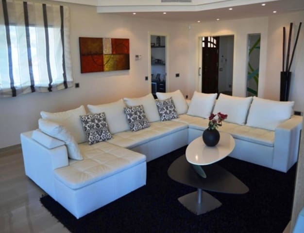 5 bedroom Villa for sale in Dénia - € 1,900,000 (Ref: 9251819)