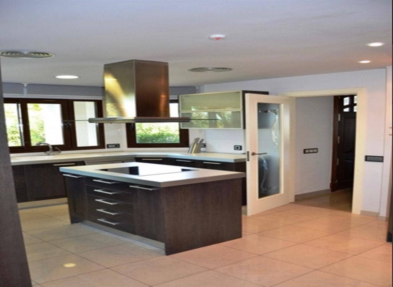 5 bedroom Villa for sale in Denia - € 1,900,000 (Ref: 9251819)