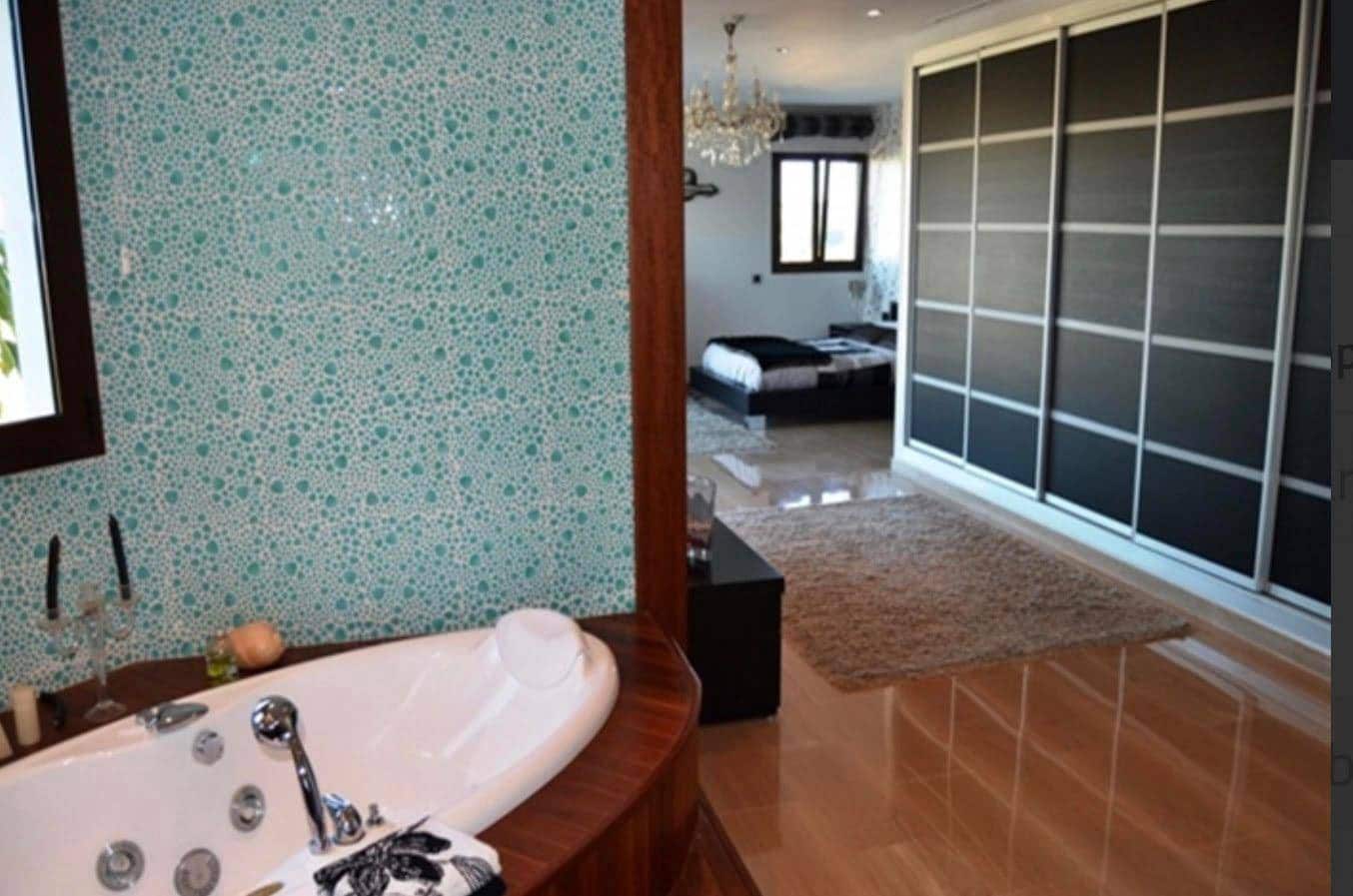 5 bedroom Villa for sale in Denia - € 1,900,000 (Ref: 9251819)