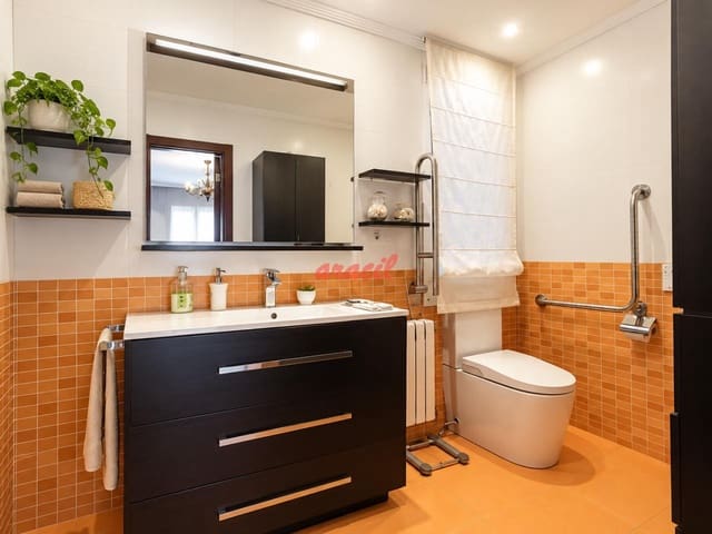 4 makuuhuone Asunto myytävänä paikassa Ourense kaupunki - 315 000 € (Ref: 10186356)