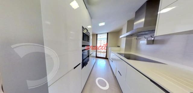 4 bedroom Penthouse for sale in Ourense city with garage - € 550,000 (Ref: 8382480)