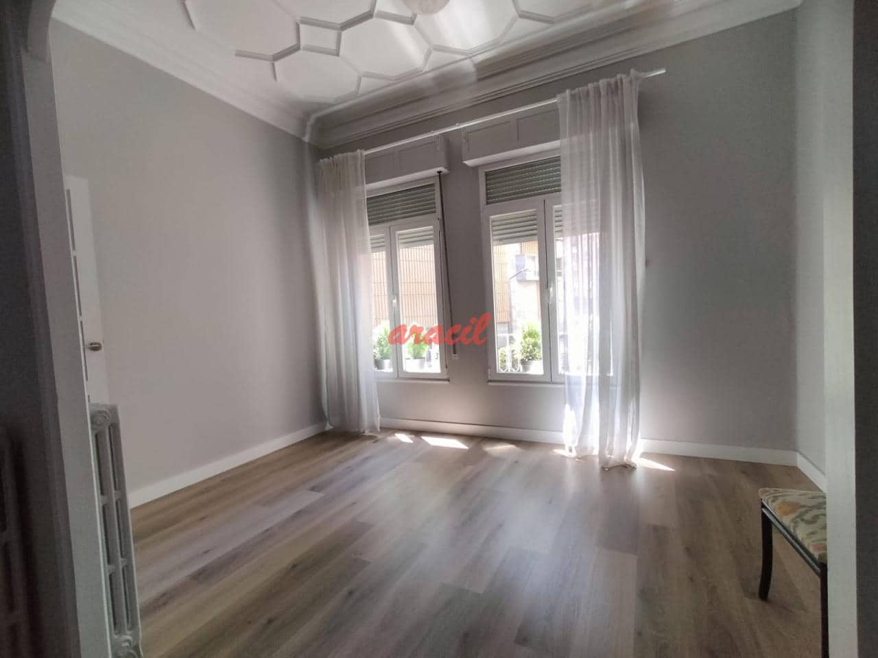 Kommersiell att hyra i Ourense stad - 900 € (Ref: 8390829)