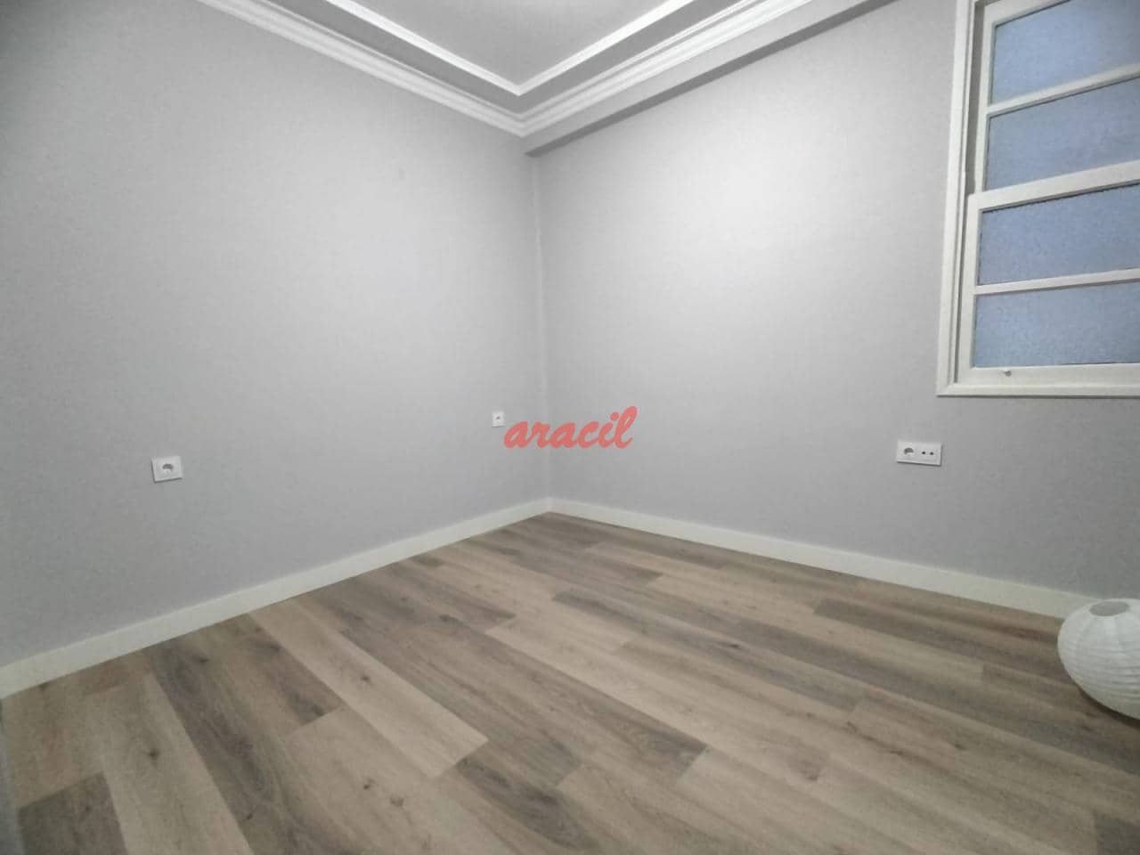 Kommersiell att hyra i Ourense stad - 900 € (Ref: 8390829)