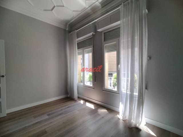 Kommersiell att hyra i Ourense stad - 900 € (Ref: 8390829)