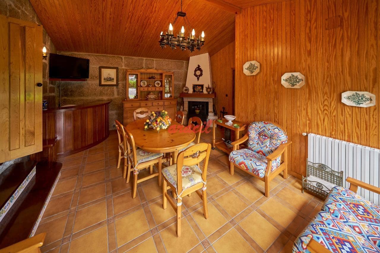 3 soveværelse Villa til salg i Ourense by med garage - € 285.000 (Ref: 8564536)