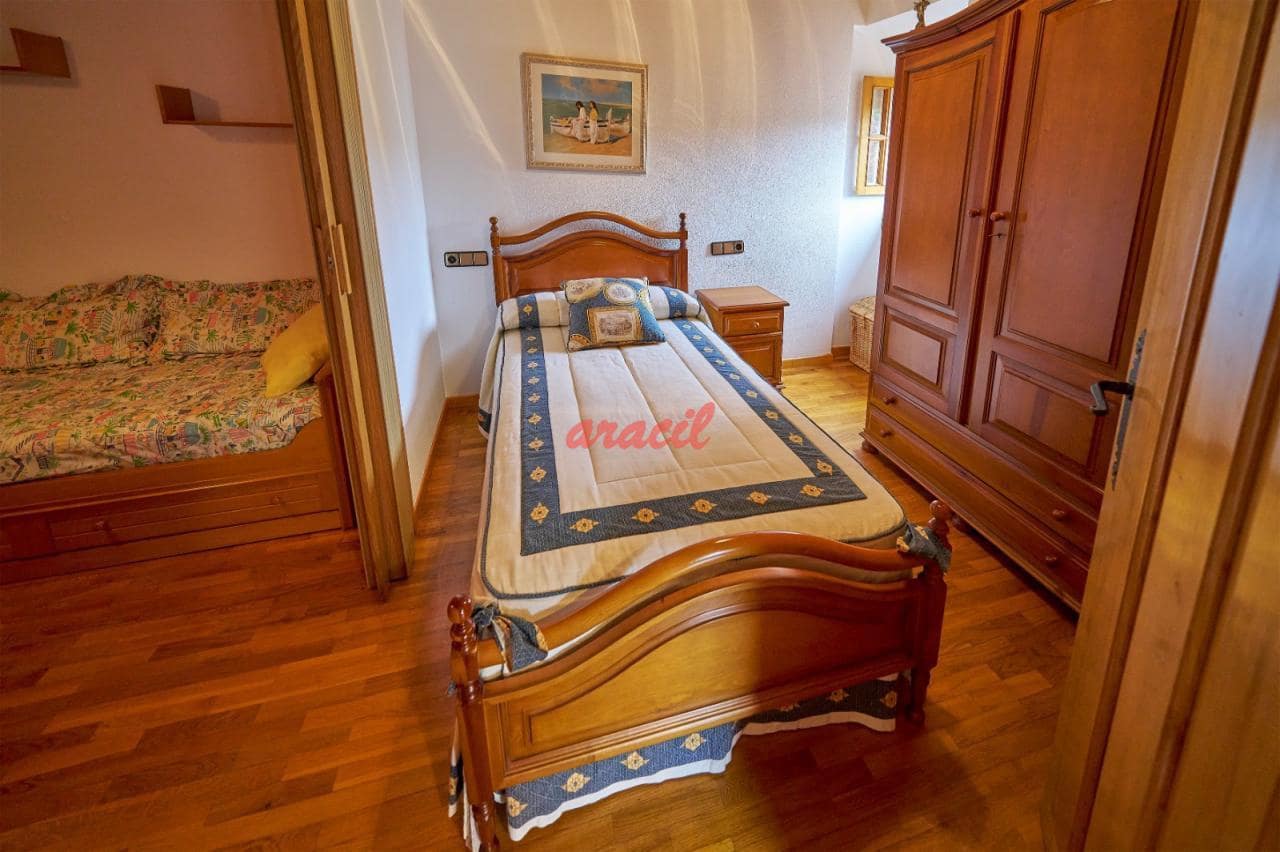 3 soveværelse Villa til salg i Ourense by med garage - € 285.000 (Ref: 8564536)