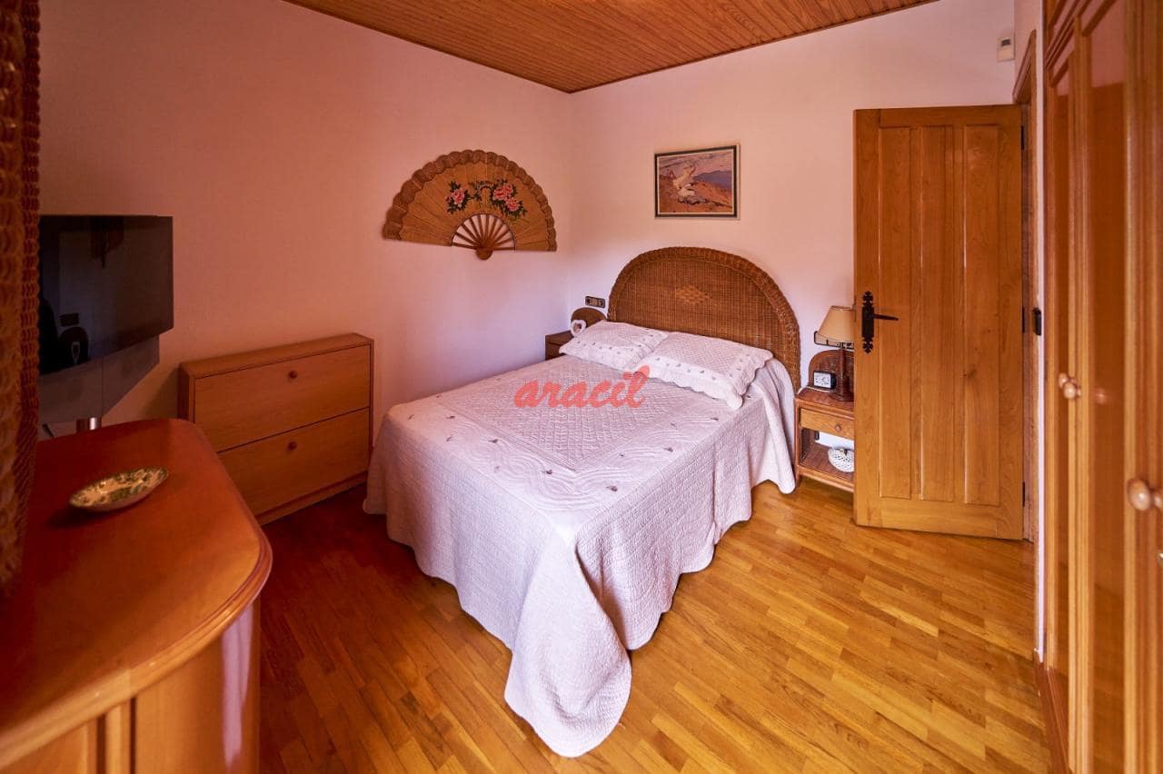 3 soveværelse Villa til salg i Ourense by med garage - € 285.000 (Ref: 8564536)