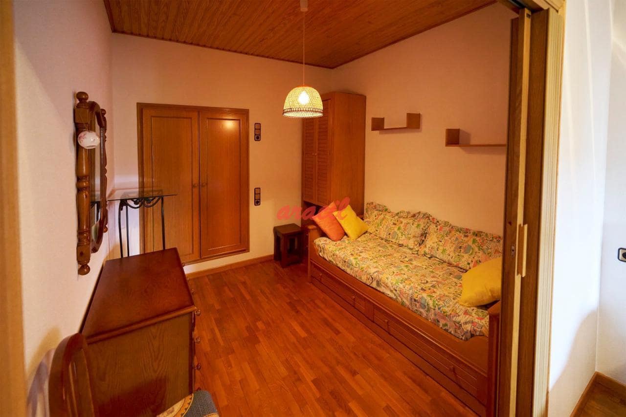 3 soveværelse Villa til salg i Ourense by med garage - € 285.000 (Ref: 8564536)