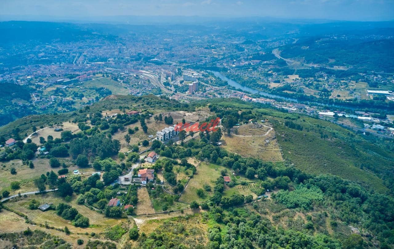 3 soveværelse Villa til salg i Ourense by med garage - € 285.000 (Ref: 8564536)