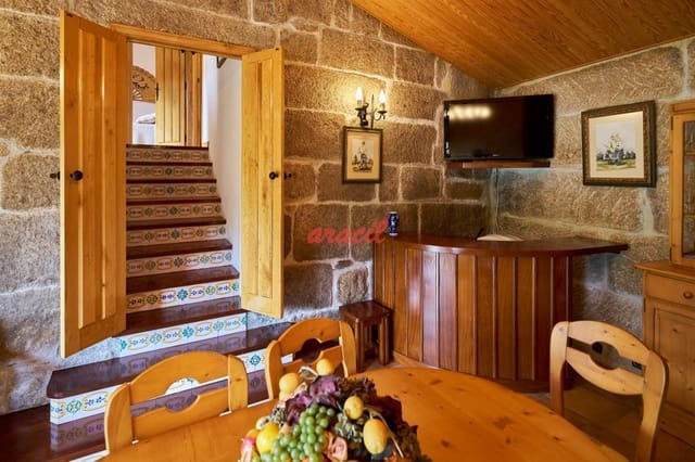 3 bedroom Villa for sale in Ourense city with garage - € 285,000 (Ref: 8564536)