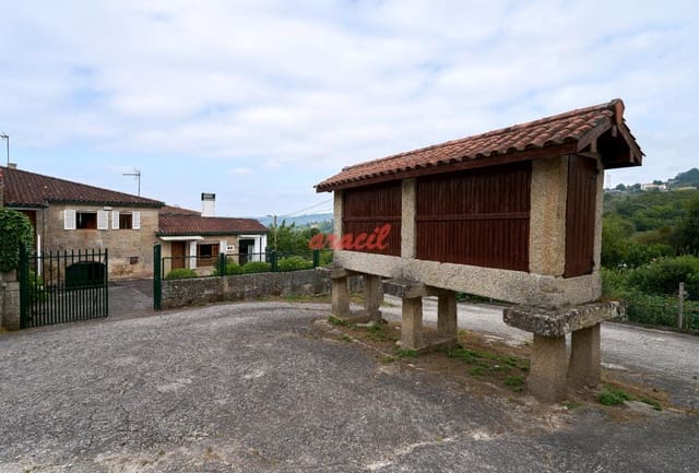 3 bedroom Villa for sale in Ourense city with garage - € 285,000 (Ref: 8564536)