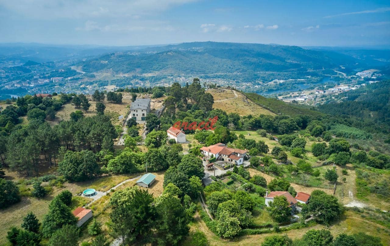 3 soveværelse Villa til salg i Ourense by med garage - € 285.000 (Ref: 8564536)