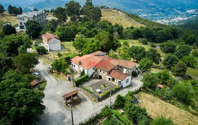 3 bedroom Villa for sale in Ourense city with garage - € 285,000 (Ref: 8564536)