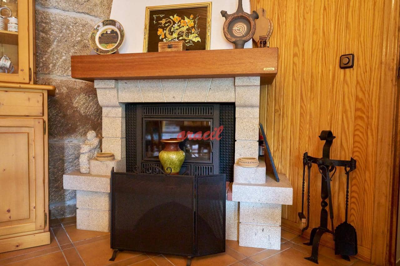 3 soveværelse Villa til salg i Ourense by med garage - € 285.000 (Ref: 8564536)