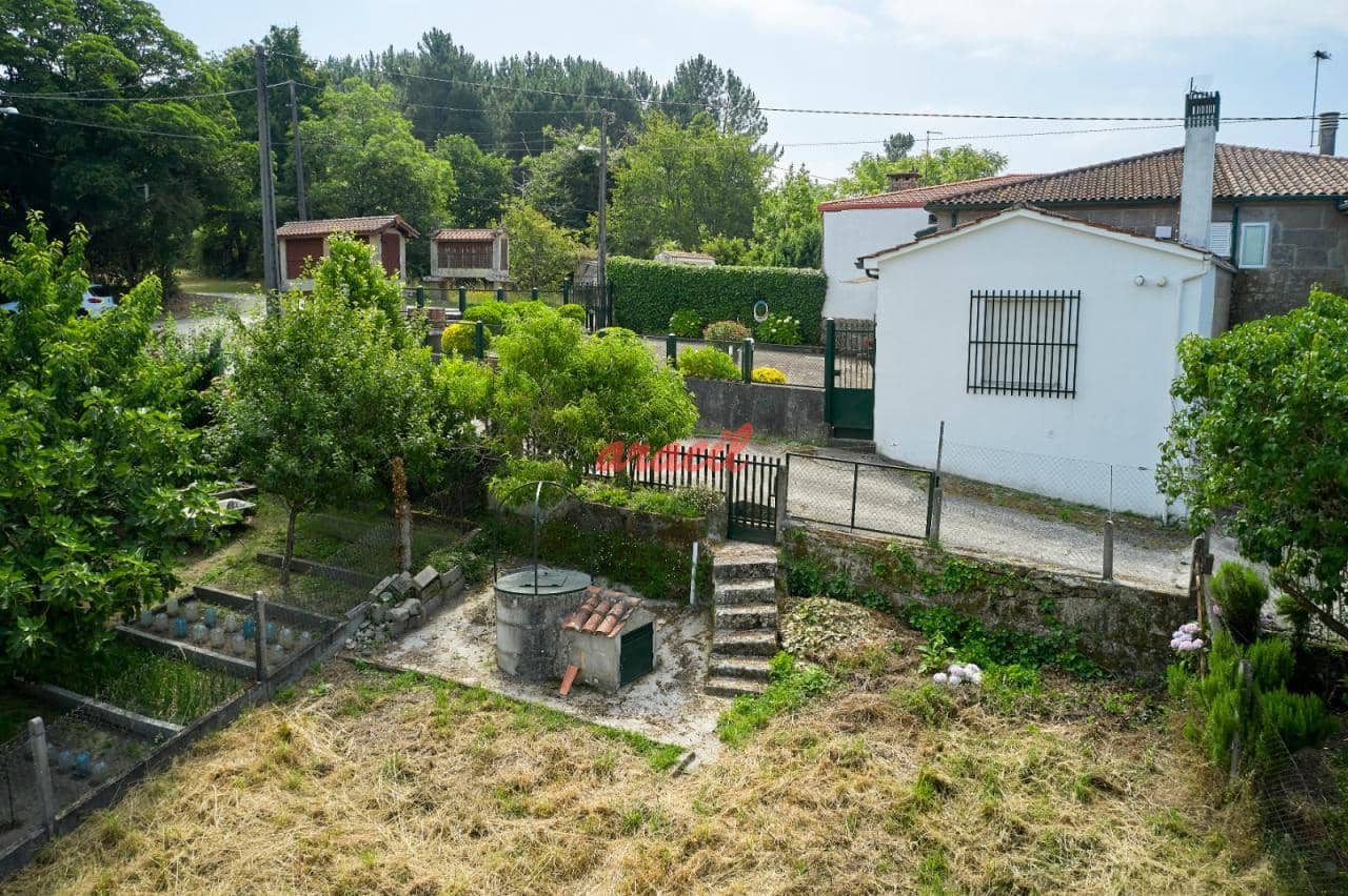 3 soveværelse Villa til salg i Ourense by med garage - € 285.000 (Ref: 8564536)