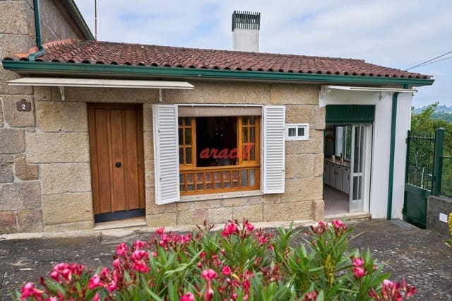 3 bedroom Villa for sale in Ourense city with garage - € 285,000 (Ref: 8564536)