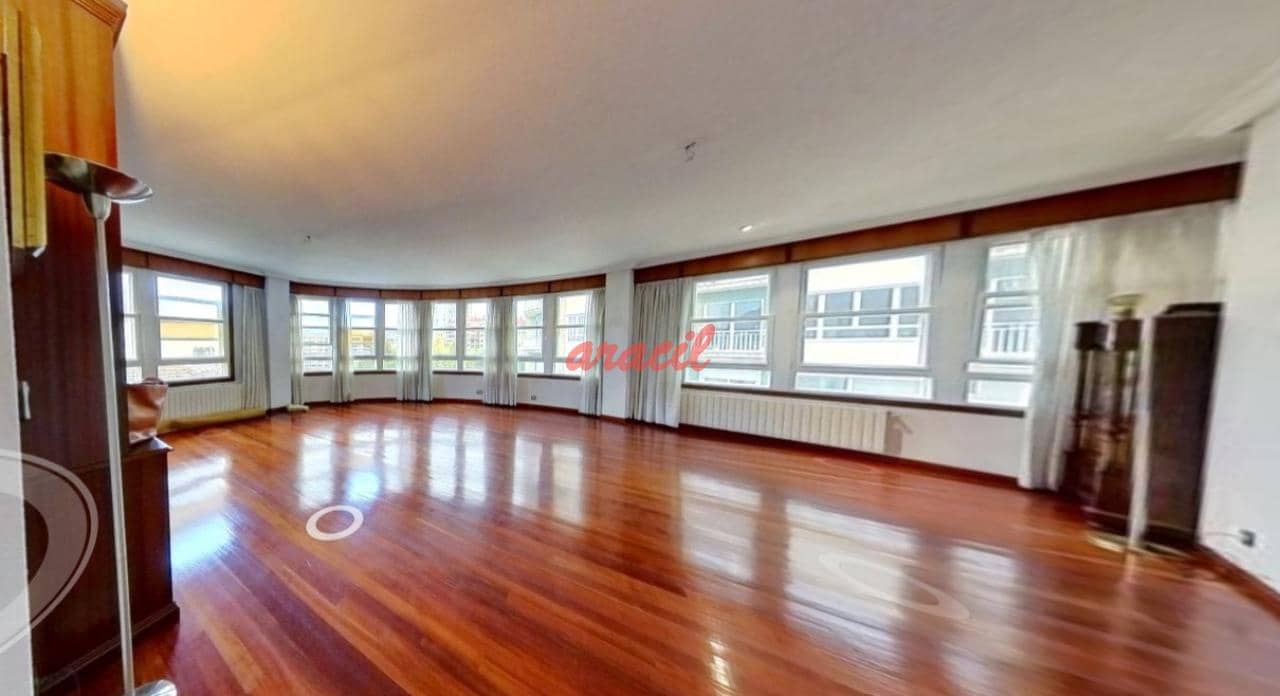 5 soveværelse Lejlighed til salg i Ourense by med garage - € 540.000 (Ref: 8572147)