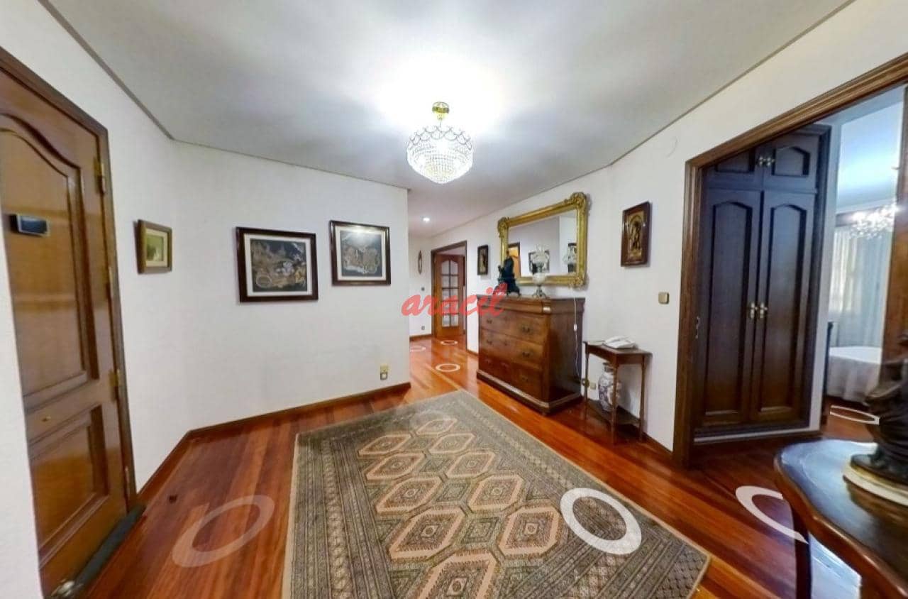 5 soveværelse Lejlighed til salg i Ourense by med garage - € 540.000 (Ref: 8572147)