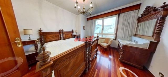 5 bedroom Flat for sale in Ourense city with garage - € 540,000 (Ref: 8572147)