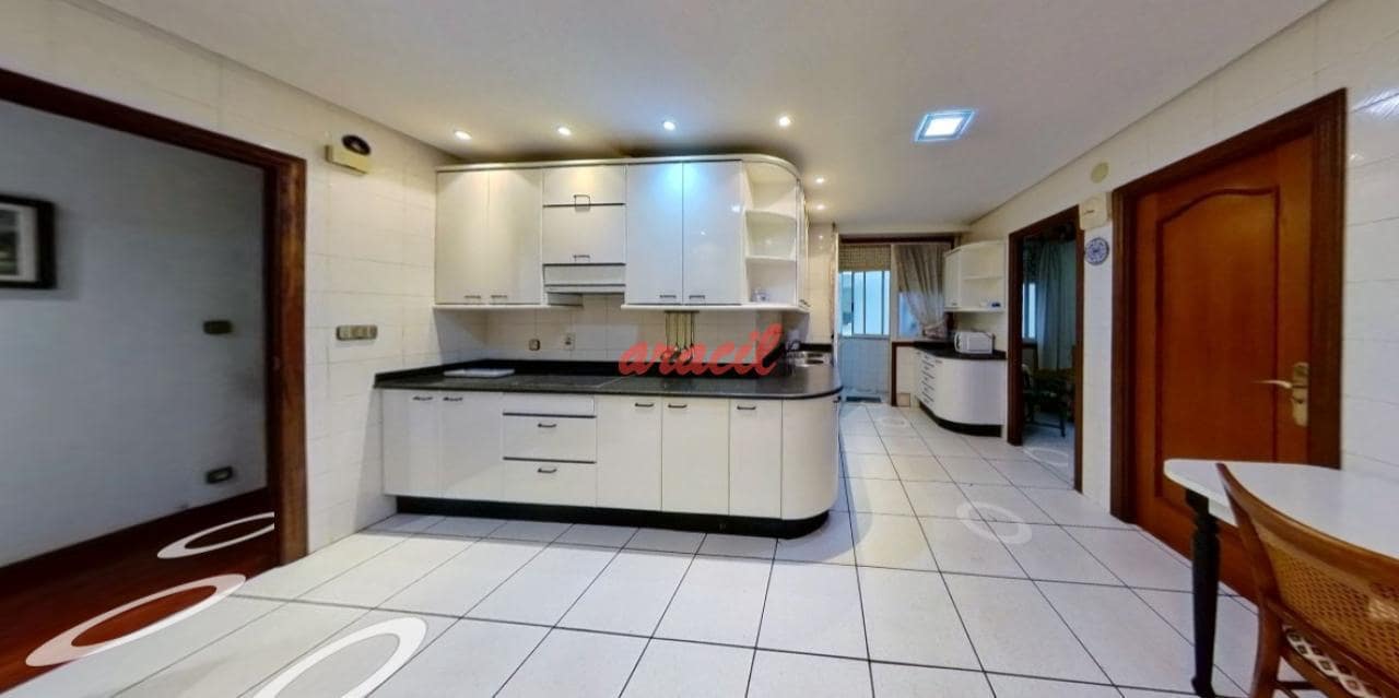 5 soveværelse Lejlighed til salg i Ourense by med garage - € 540.000 (Ref: 8572147)