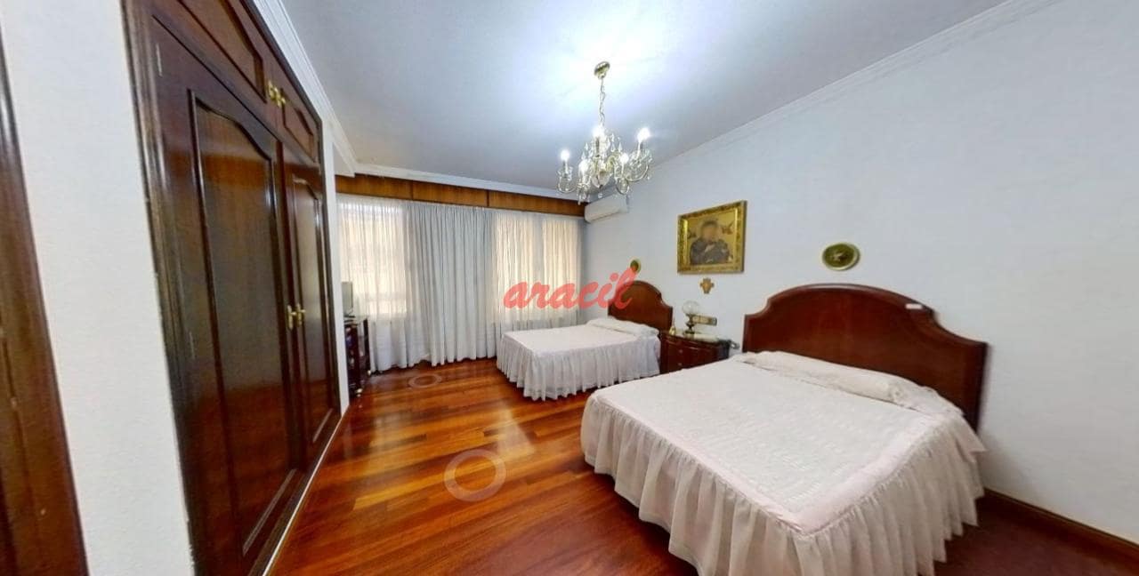 5 soveværelse Lejlighed til salg i Ourense by med garage - € 540.000 (Ref: 8572147)