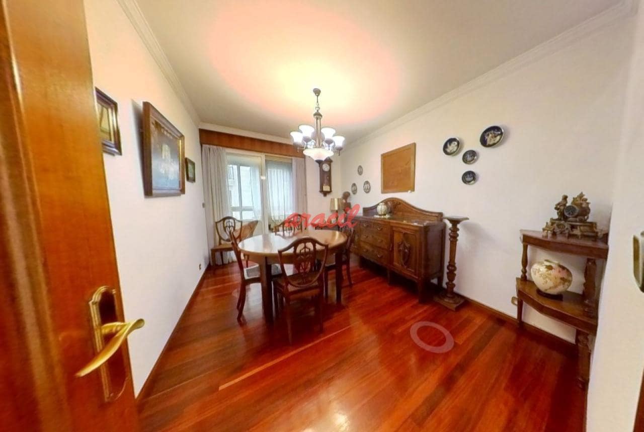 5 soveværelse Lejlighed til salg i Ourense by med garage - € 540.000 (Ref: 8572147)