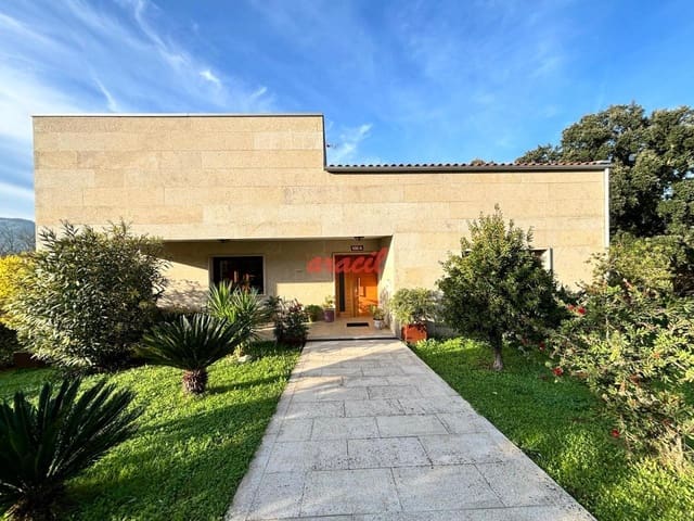 4 bedroom Villa for sale in Ourense city - € 485,000 (Ref: 8800834)