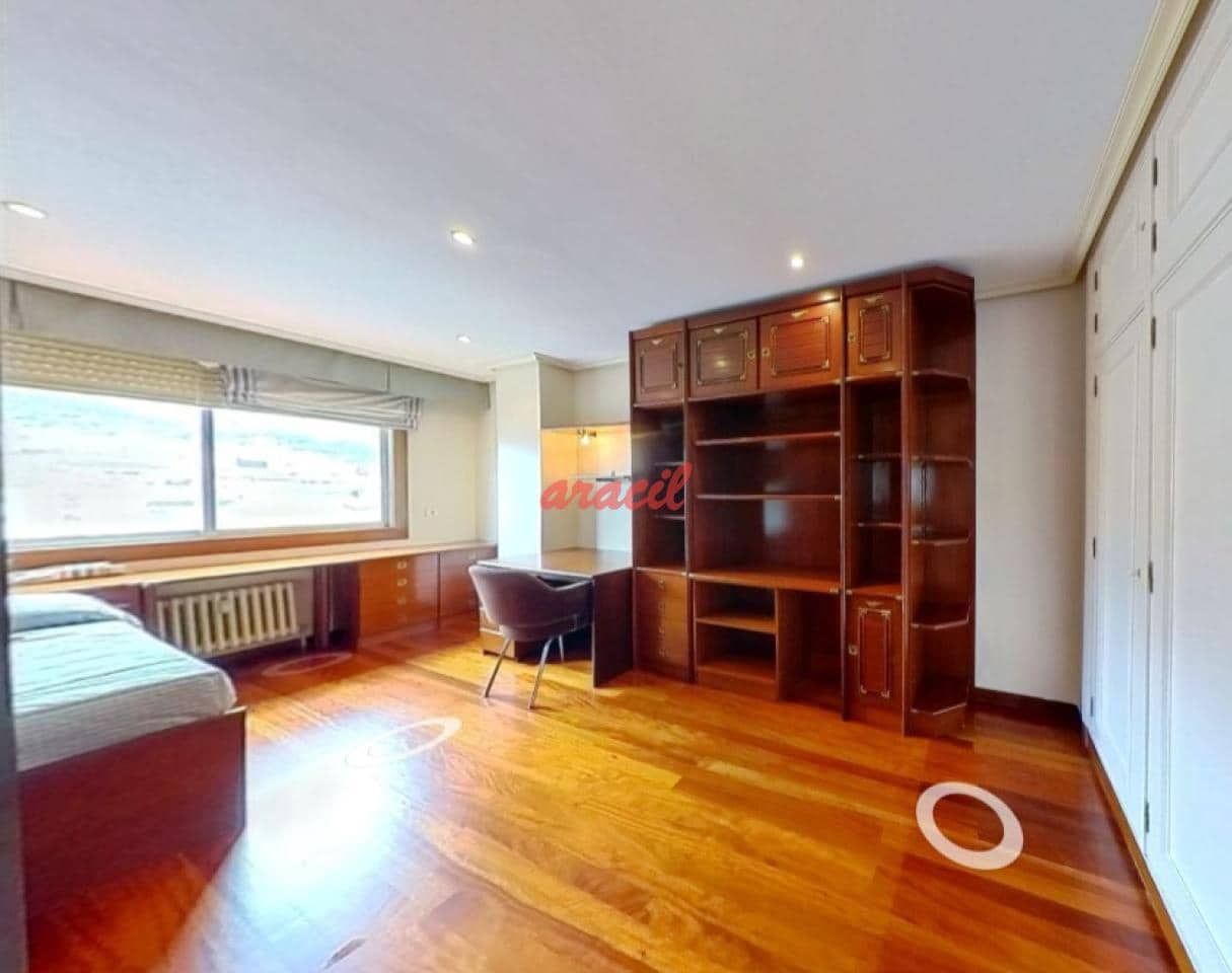 4 soveværelse Lejlighed til salg i Ourense by med garage - € 535.000 (Ref: 8977836)