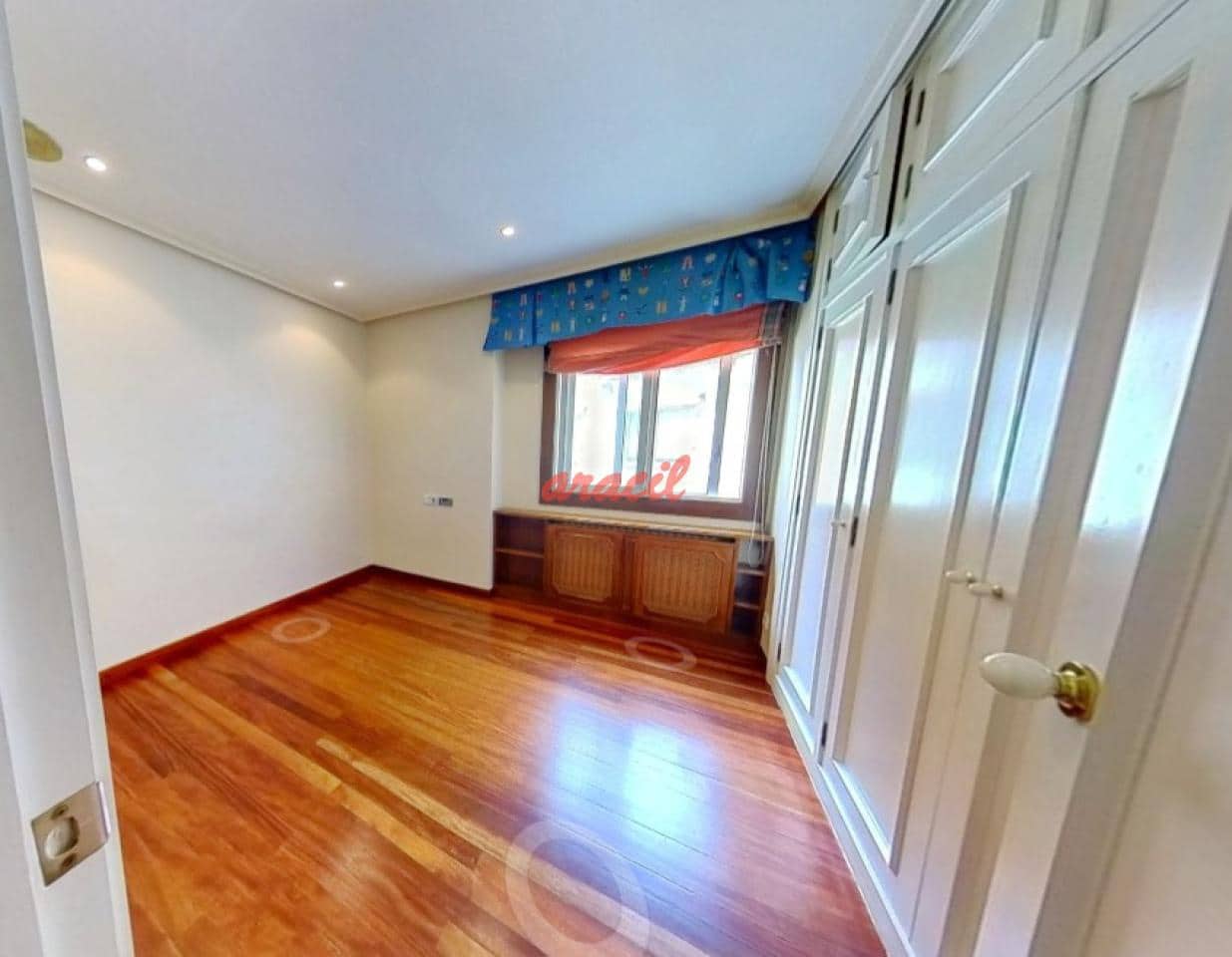 4 soveværelse Lejlighed til salg i Ourense by med garage - € 535.000 (Ref: 8977836)