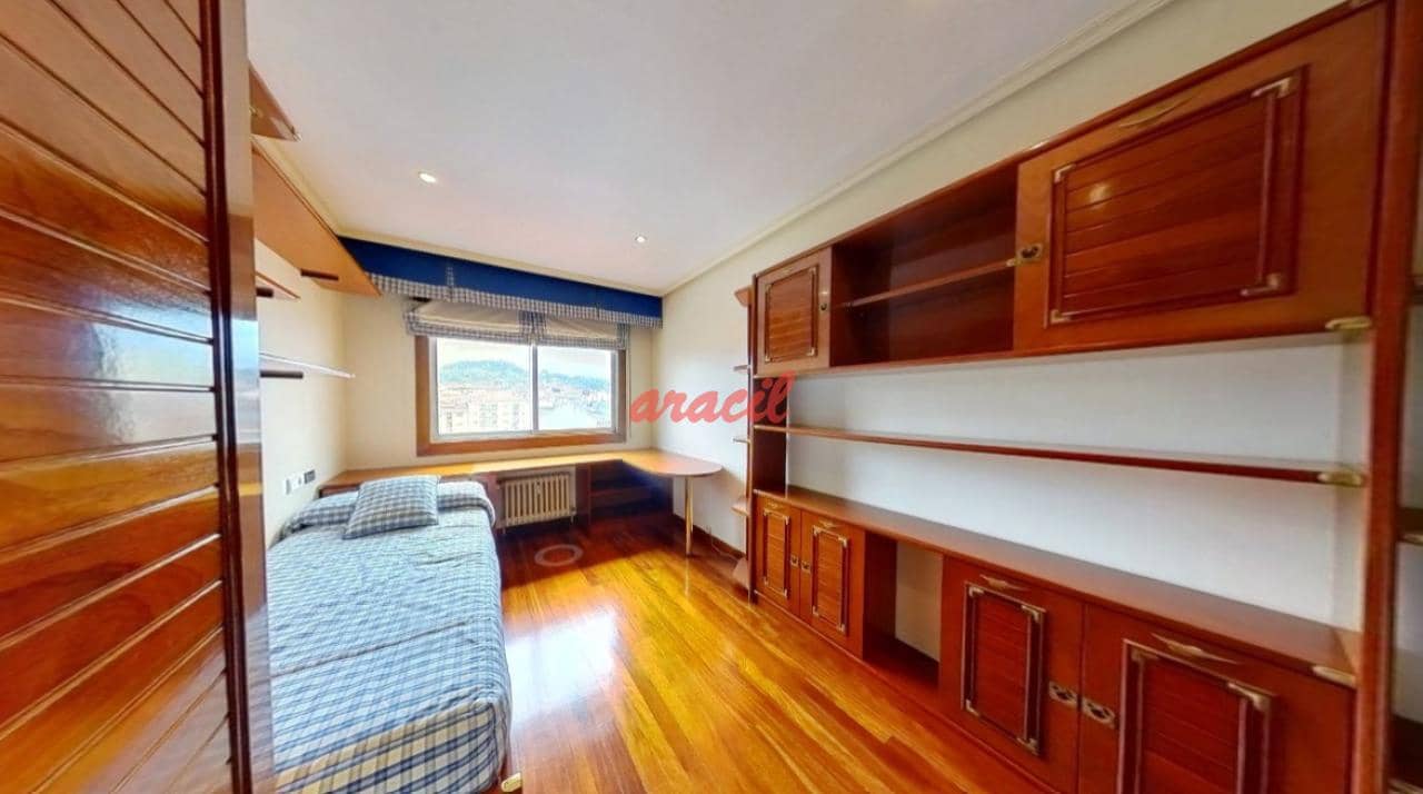 4 soveværelse Lejlighed til salg i Ourense by med garage - € 535.000 (Ref: 8977836)