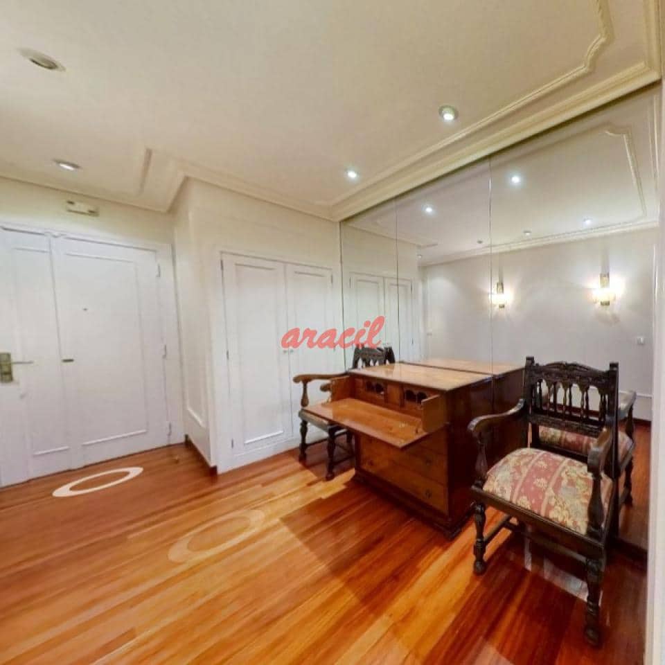 4 soveværelse Lejlighed til salg i Ourense by med garage - € 535.000 (Ref: 8977836)