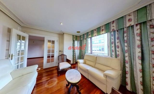 4 bedroom Flat for sale in Ourense city with garage - € 535,000 (Ref: 8977836)