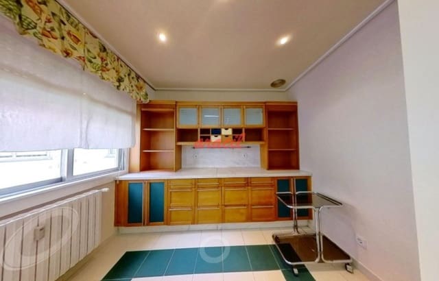 4 bedroom Flat for sale in Ourense city with garage - € 535,000 (Ref: 8977836)