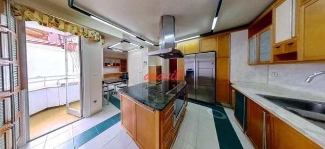 4 bedroom Flat for sale in Ourense city with garage - € 535,000 (Ref: 8977836)