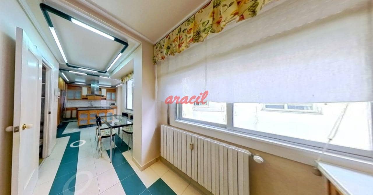 4 soveværelse Lejlighed til salg i Ourense by med garage - € 535.000 (Ref: 8977836)