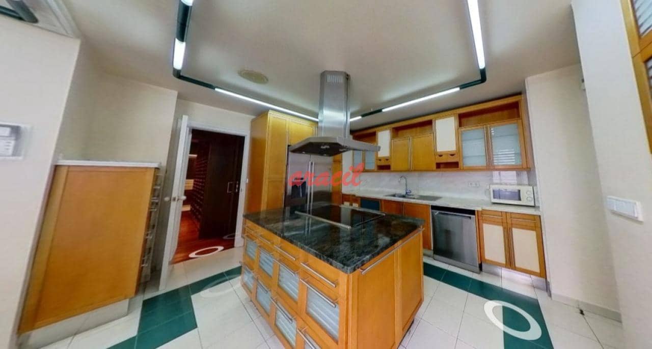 4 soveværelse Lejlighed til salg i Ourense by med garage - € 535.000 (Ref: 8977836)