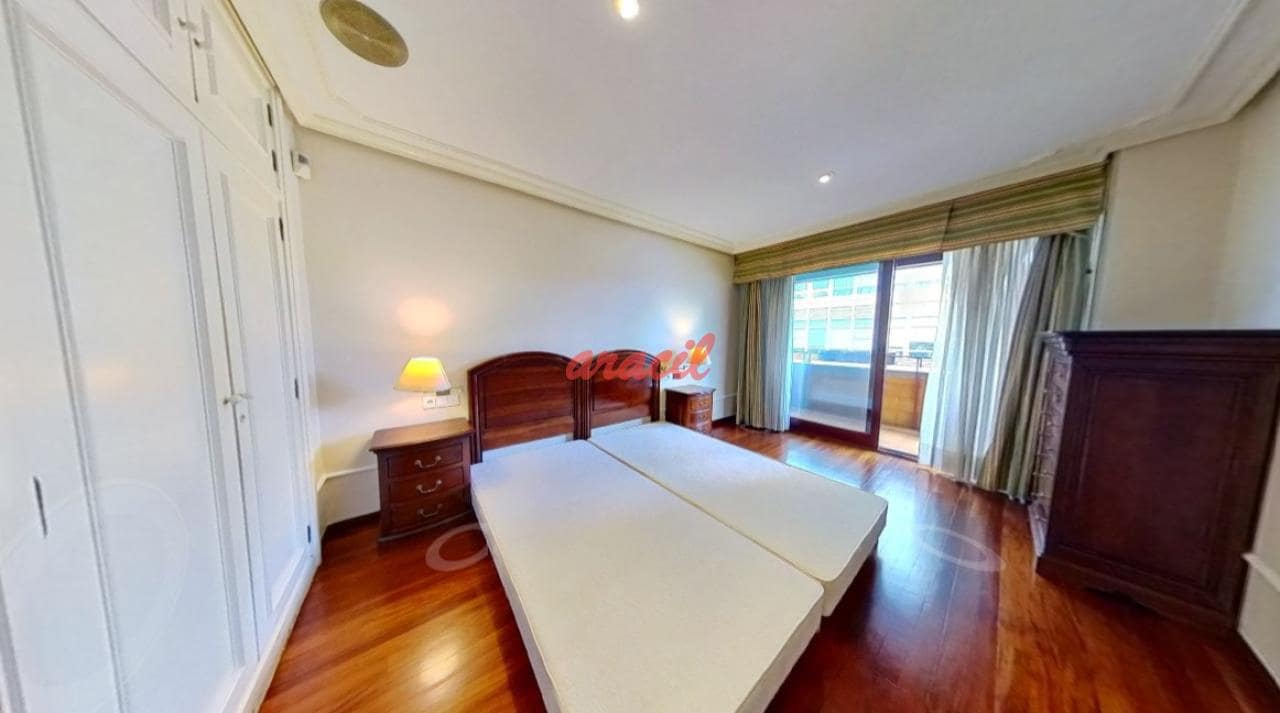 4 soveværelse Lejlighed til salg i Ourense by med garage - € 535.000 (Ref: 8977836)