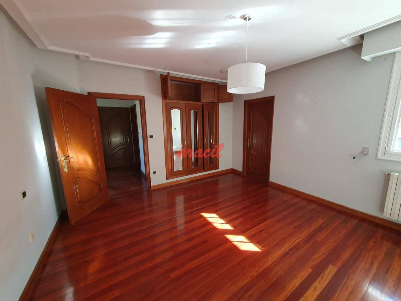 4 soveværelse Villa til salg i Barbadas med swimmingpool garage - € 435.000 (Ref: 8977837)