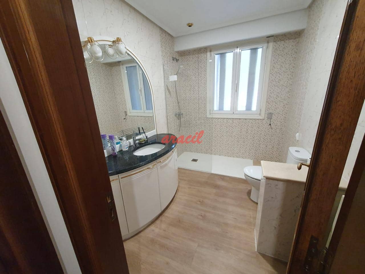 4 soveværelse Villa til salg i Barbadas med swimmingpool garage - € 435.000 (Ref: 8977837)