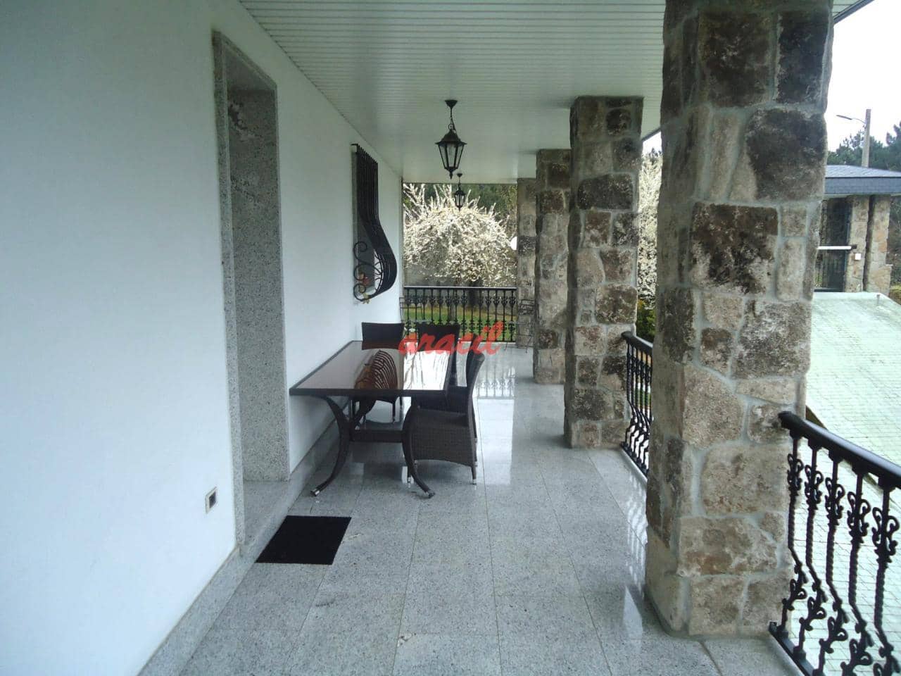 4 soveværelse Villa til salg i Barbadas med swimmingpool garage - € 435.000 (Ref: 8977837)