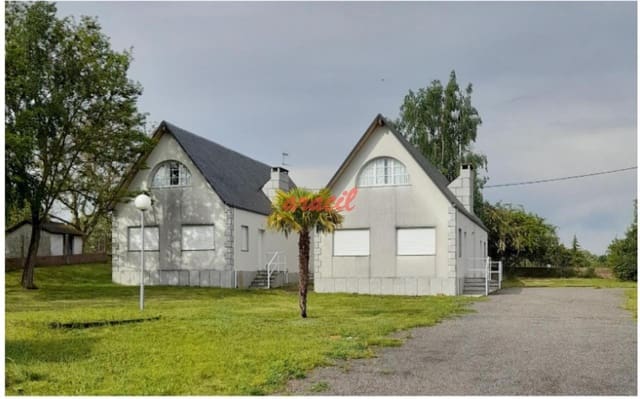 Villa for sale in A Pobra de Trives - € 590,000 (Ref: 9002821)