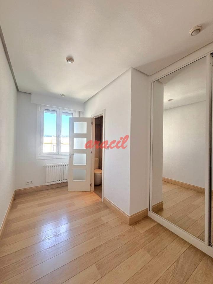 4 soveværelse Lejlighed til salg i Ourense by - € 650.000 (Ref: 9073108)